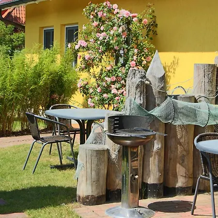 Ferienwohnungen Fruendt Prerow Exterior photo